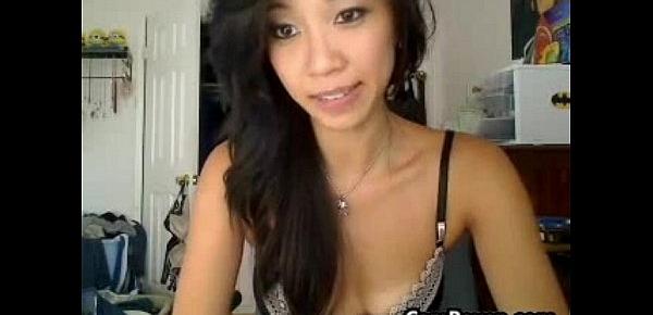  Horny Asian Cutie Squirts